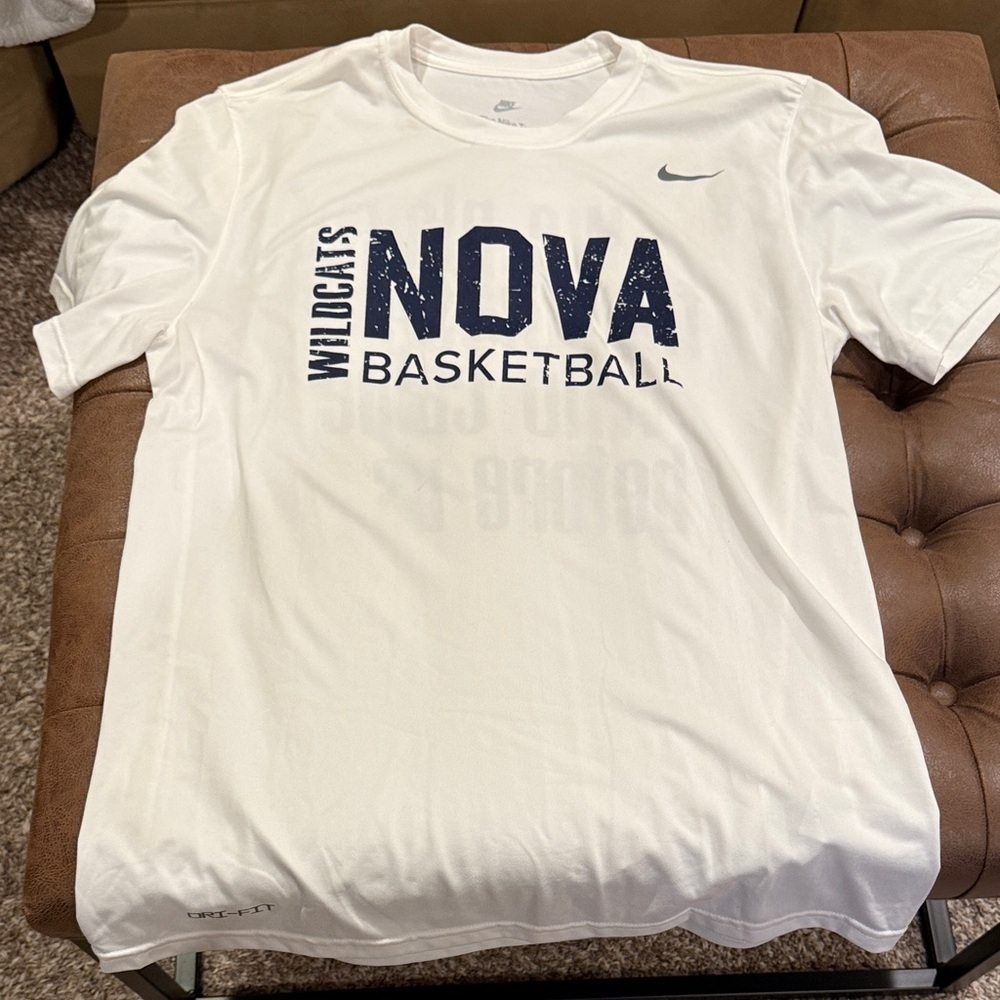 Villanova Dri fit Team Basketball Tshirt Size Large (45)